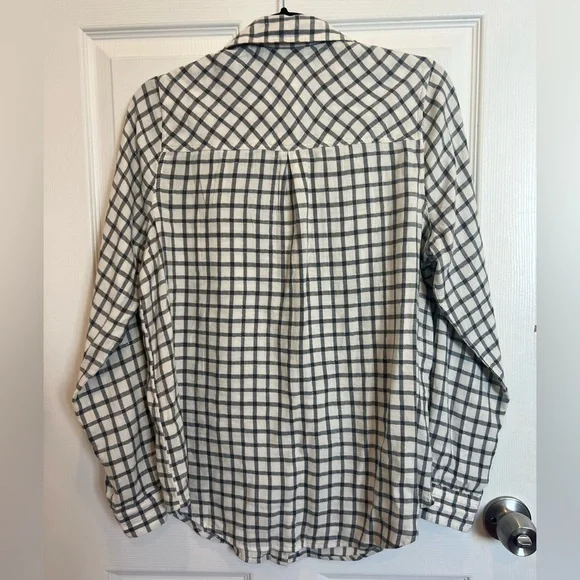 NWT Lucky Brand Classic Button Down Shirt - Picture 2 of 7